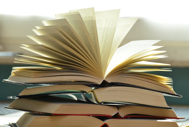 Livre ouvert et ses pages